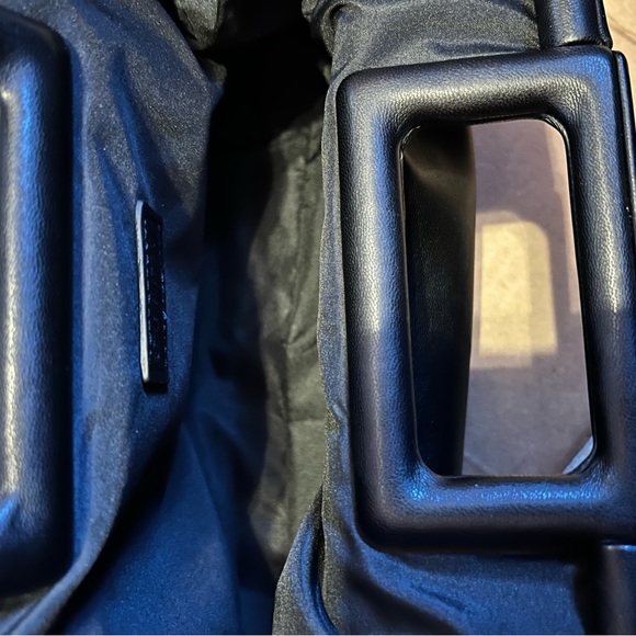 🚫SOLD🚫Express faux leather square handle clutch - Picture 4 of 5